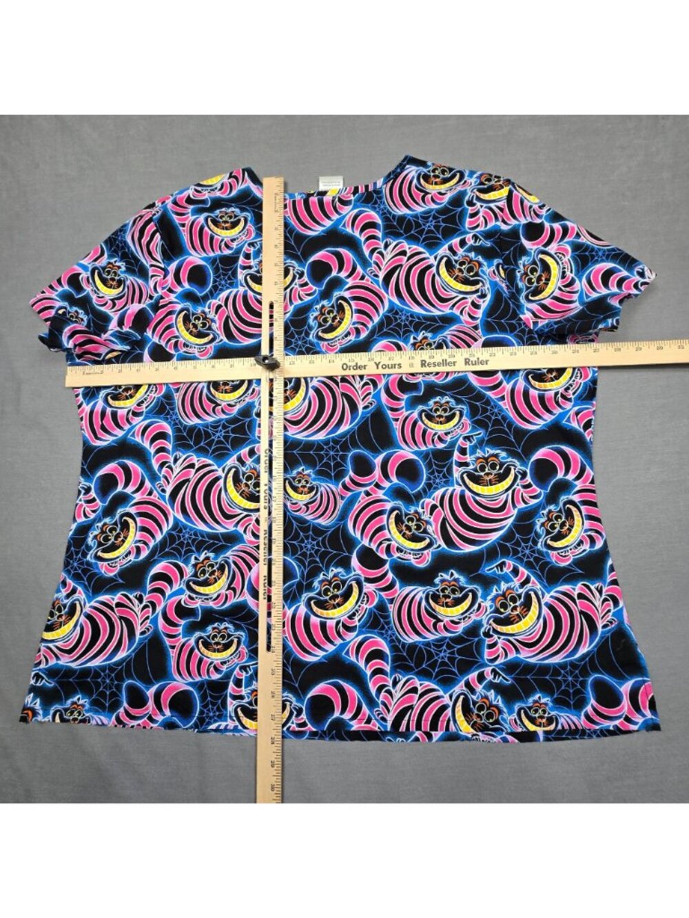 Disney & White Cross Womens Scrub Tops 3XL Halloween Ghost & Cheshire Cat - Picture 4 of 9